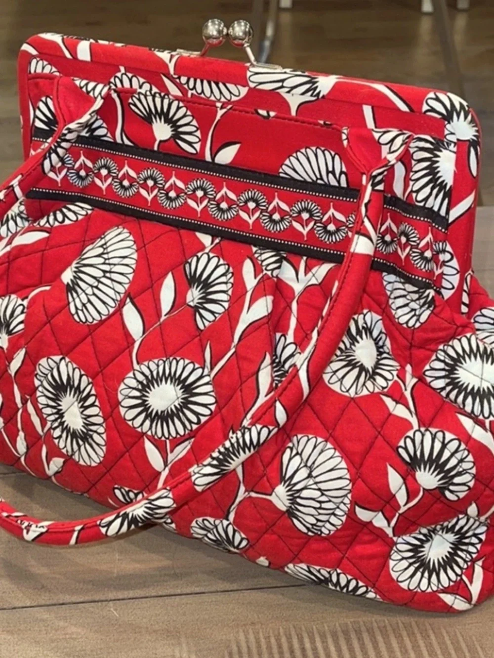 VERA BRADLEY RED DECO DAISY ALICE BOWLER Shoulder Bag‎